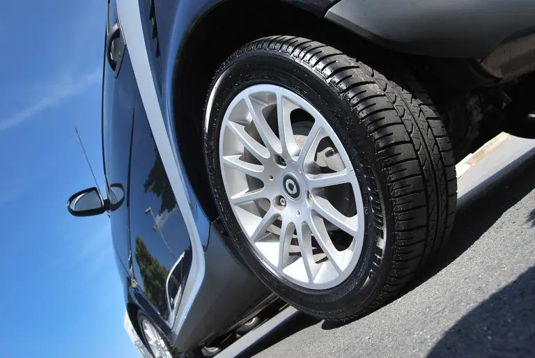 car-g46610e538_1280