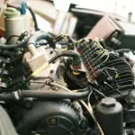 injecteurs diesel et essence nettoyés dans un moteur automobile